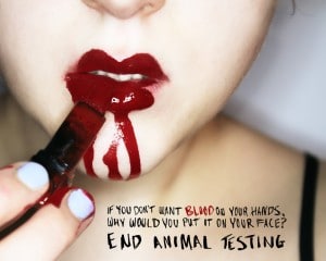 Labios con sangre, cosmetica testada en animales